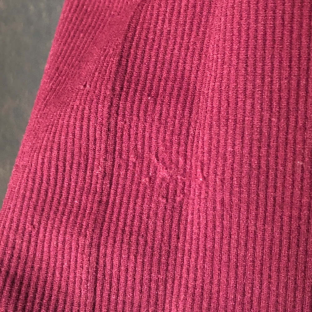 Maroon Ribbed Crop Tank Top - Picture 4 of 5